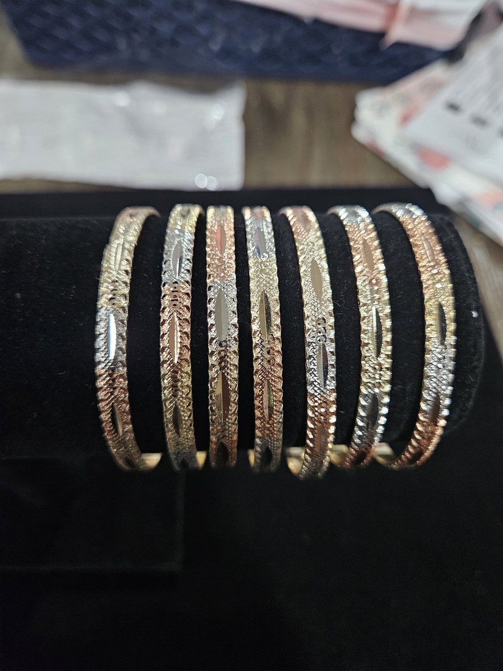 Tri-Tone 7 Textured Women's Bangle Set. Semanario. Gold Plated Size 4